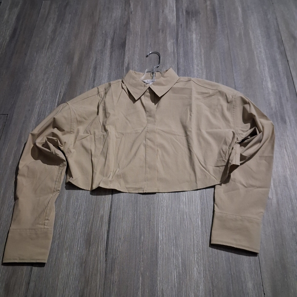 Athleta Cropped Button-Down Shirt - Taupe - Picture 2 of 3